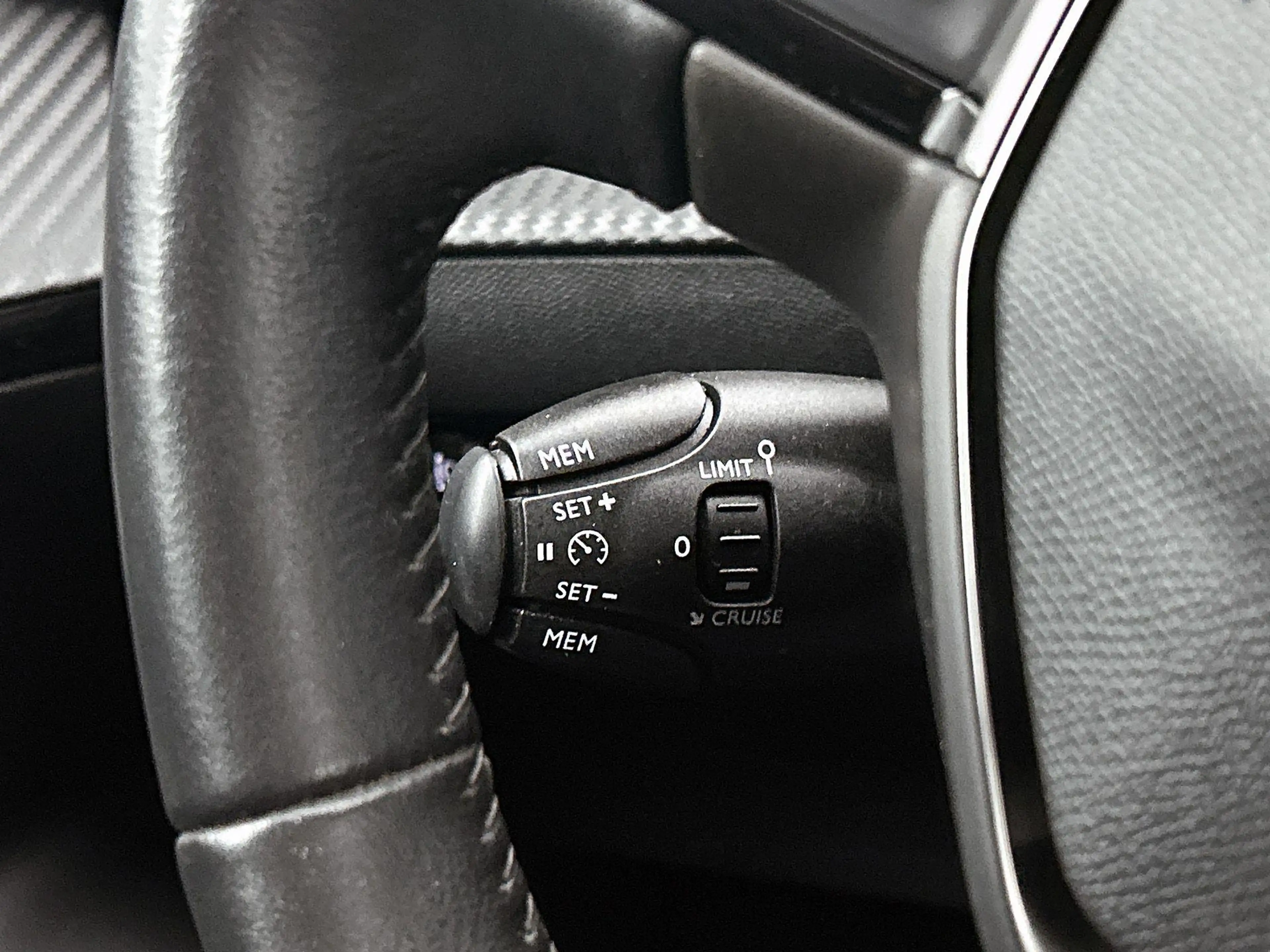 Peugeot 2008 1.2 100pk Allure Pack | Trekhaak | Navigatie | Cli — photo 15