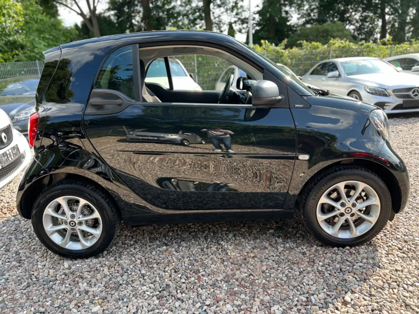 smart forTwo *TURBO*PANORAMA*SITZHEIZUNG*PASSION*AUTOM* Schwarz - 2