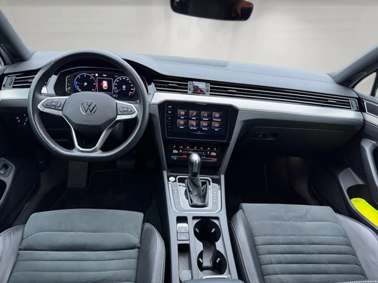 Volkswagen Passat Variant 2.0TDI DSG Elegance+AHK+Pano+Standheizung 16