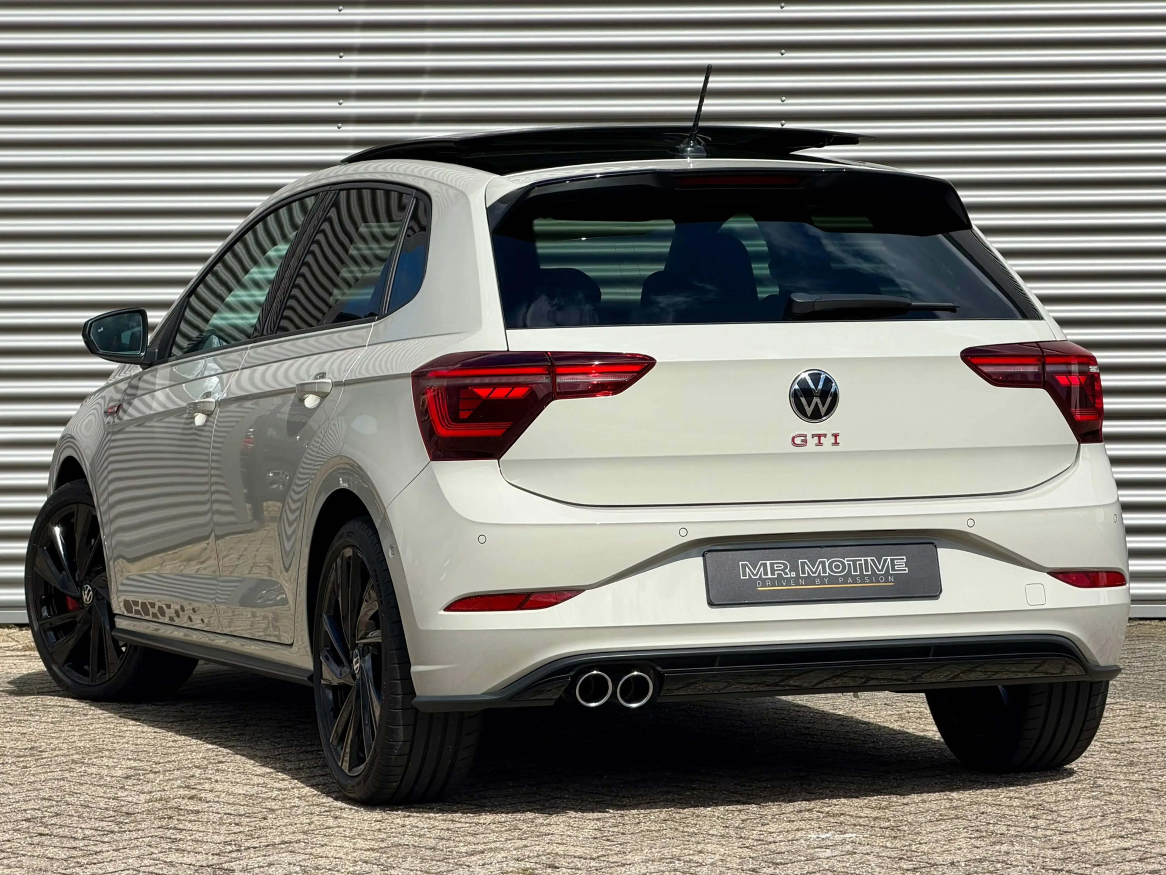 Volkswagen Polo GTI 2.0 TSI Edition 25 | 1 OF 2500 | AscotGrau | Panor — photo 2