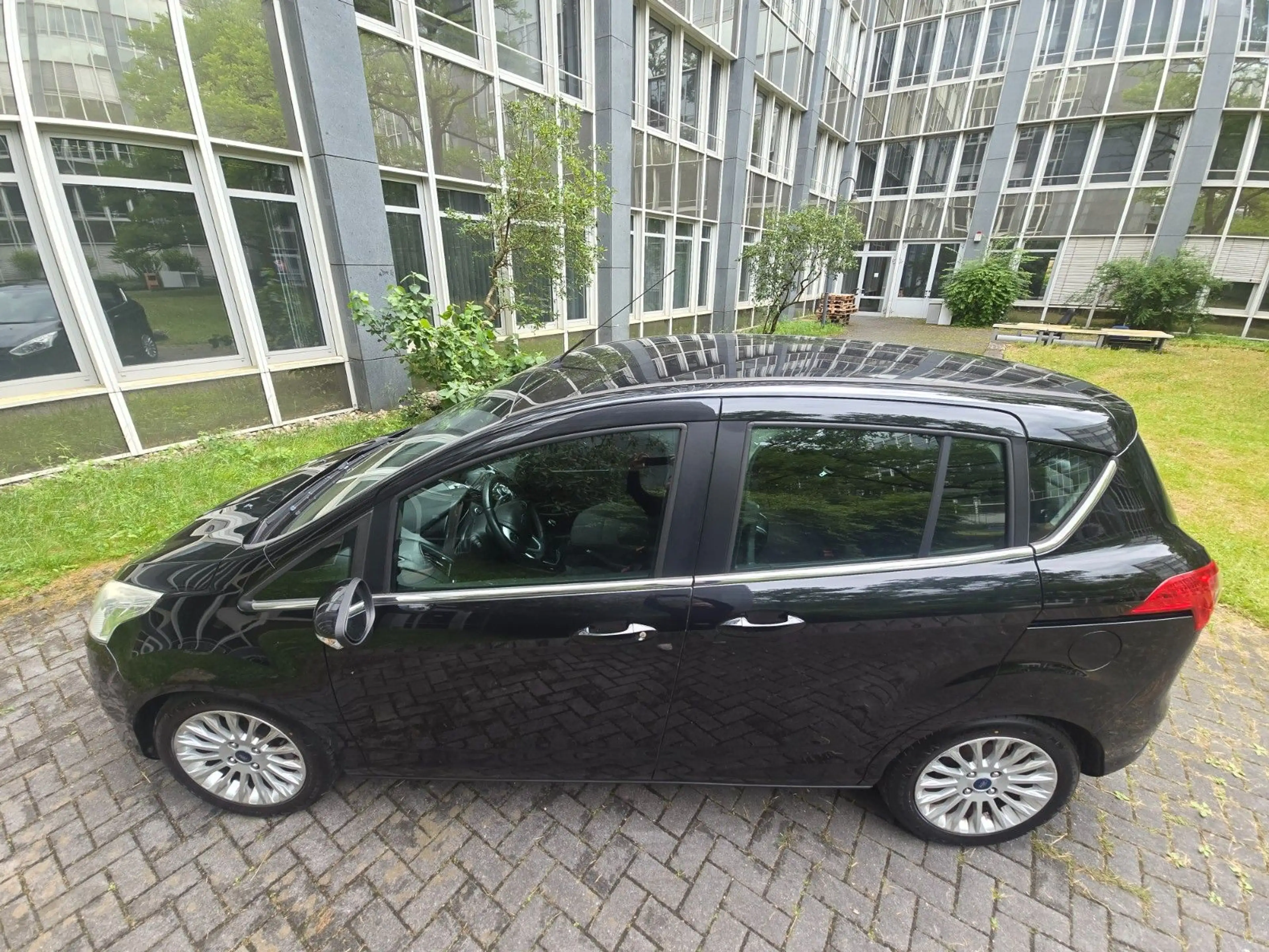 Ford B-Max Titanium 1.0 *KEYLESS*SHZ*TEMP*KLIMAAUT* — photo 8