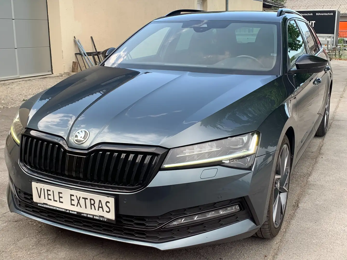 Skoda Superb Sportline Vollausstattng +DSG GetriebeÖlwechsel Grau - 2