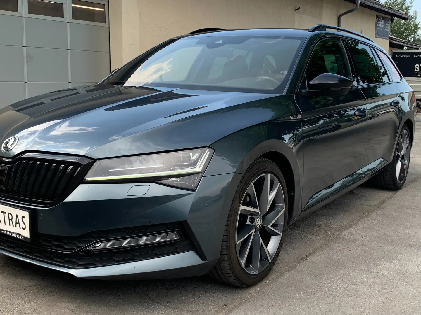 Skoda Superb Sportline Vollausstattng +DSG GetriebeÖlwechsel Grau - 1