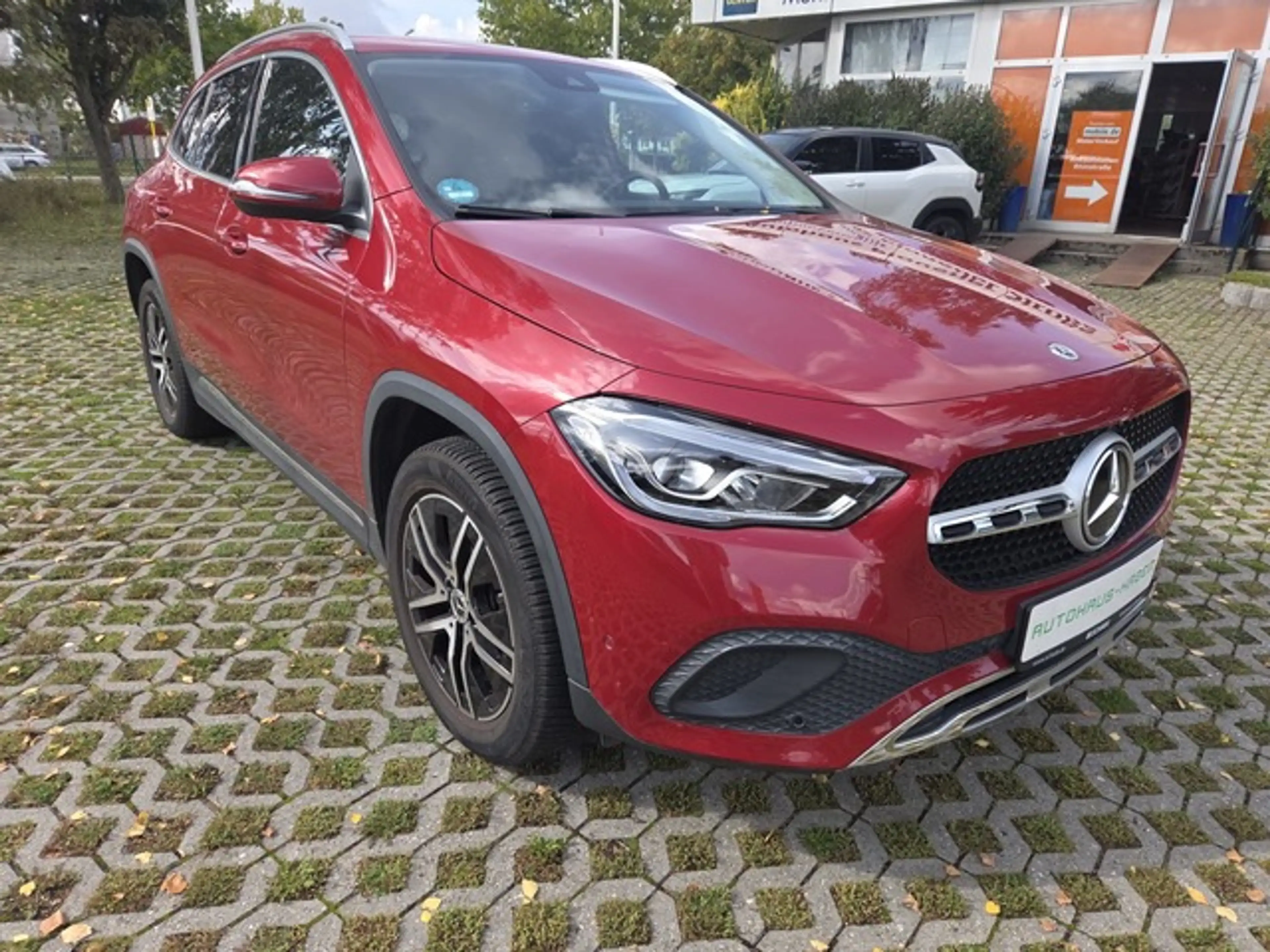 Mercedes-Benz GLA 250 e Progressive LED HP MBux Navi Spur