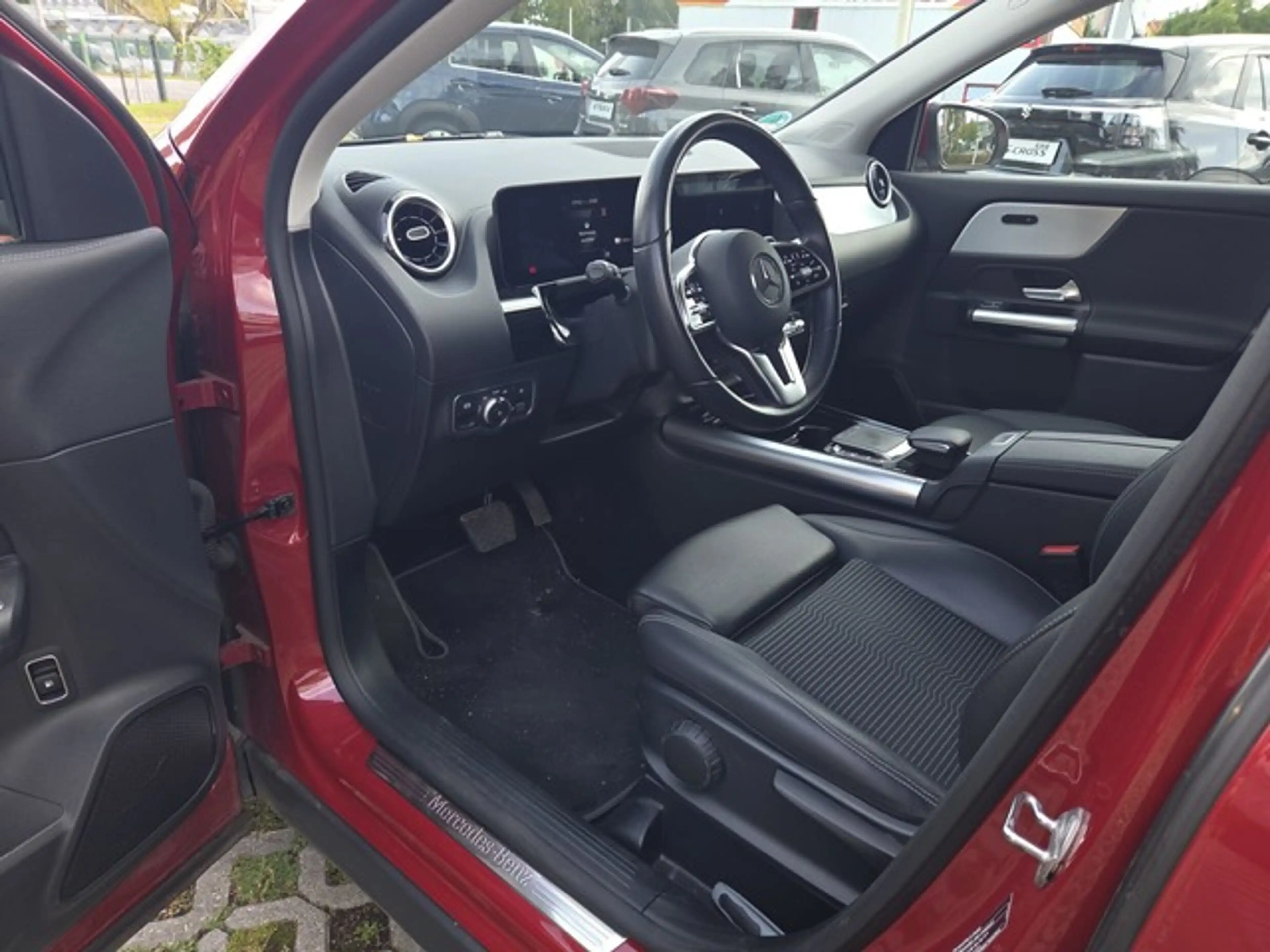 Mercedes-Benz GLA 250 e Progressive LED HP MBux Navi Spur — photo 10