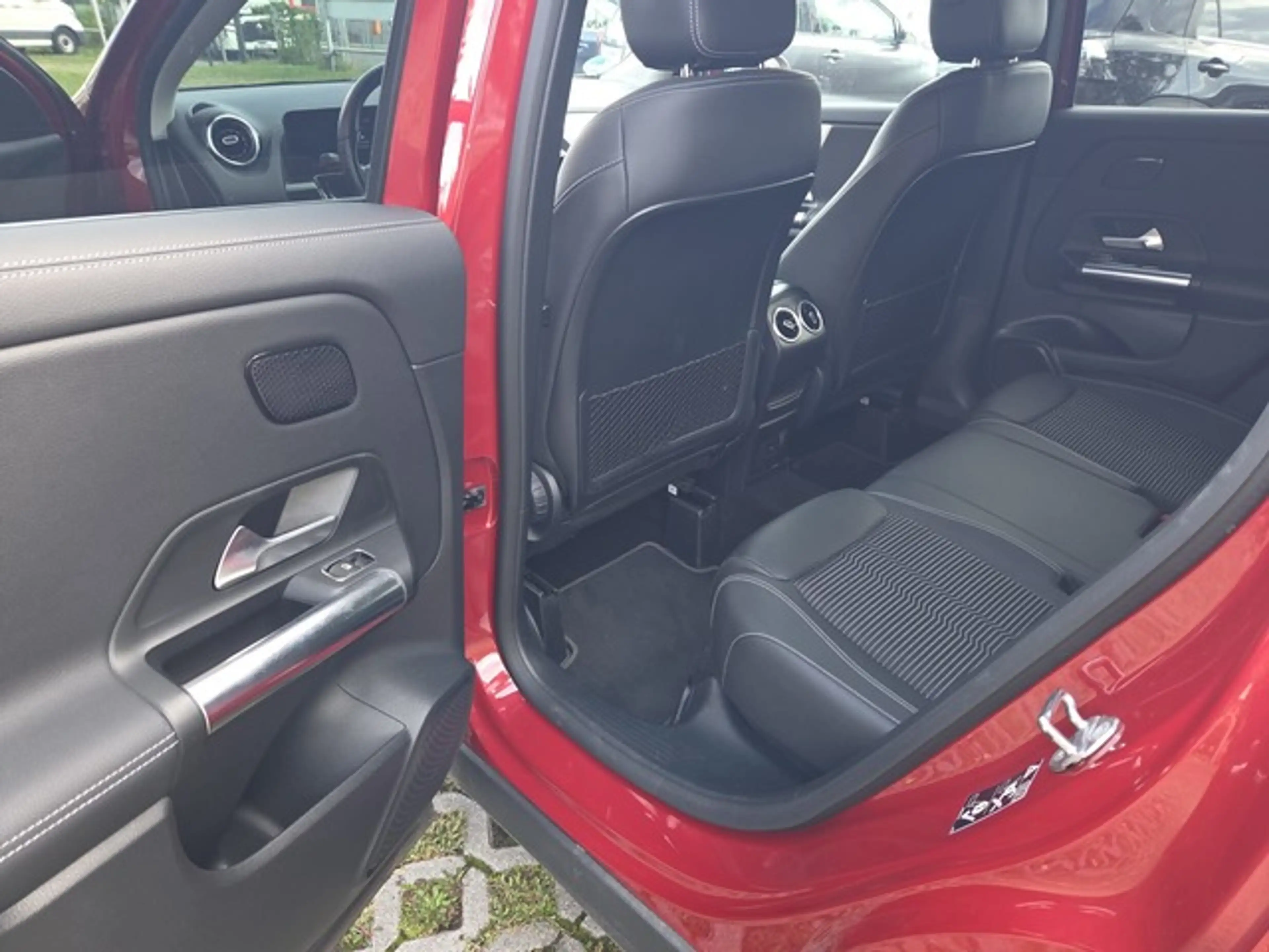 Mercedes-Benz GLA 250 e Progressive LED HP MBux Navi Spur — photo 15