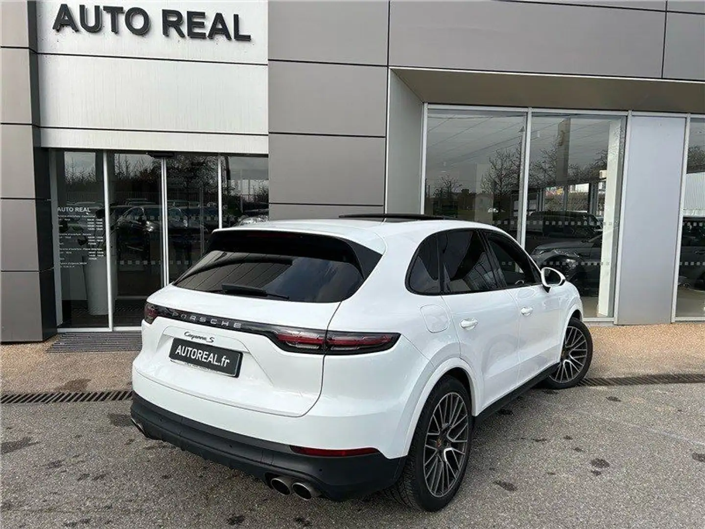 Porsche Cayenne 3.0 V6 440 ch Tiptronic BVA S Белый - 2