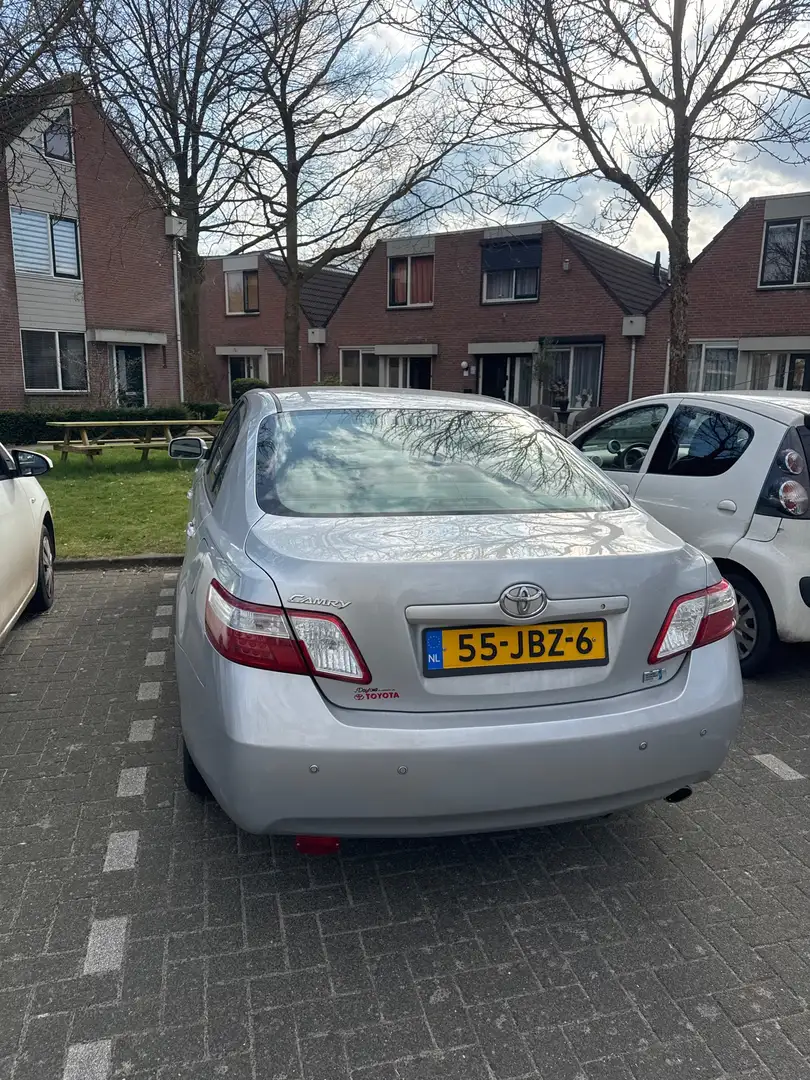 Toyota Camry Hybrid Young timer - 2