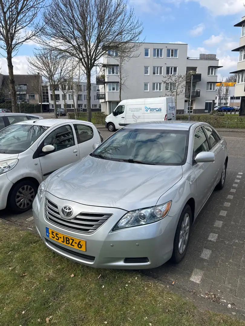 Toyota Camry Hybrid Young timer - 1