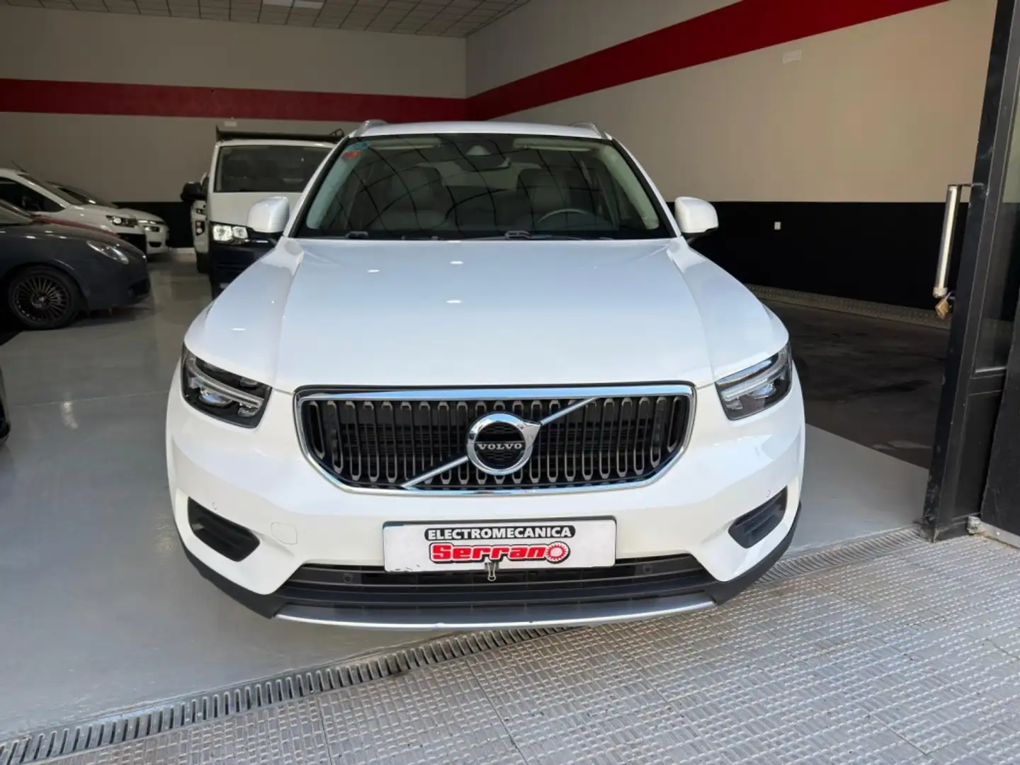 Volvo XC40 D3 Aut. Blanco - 1