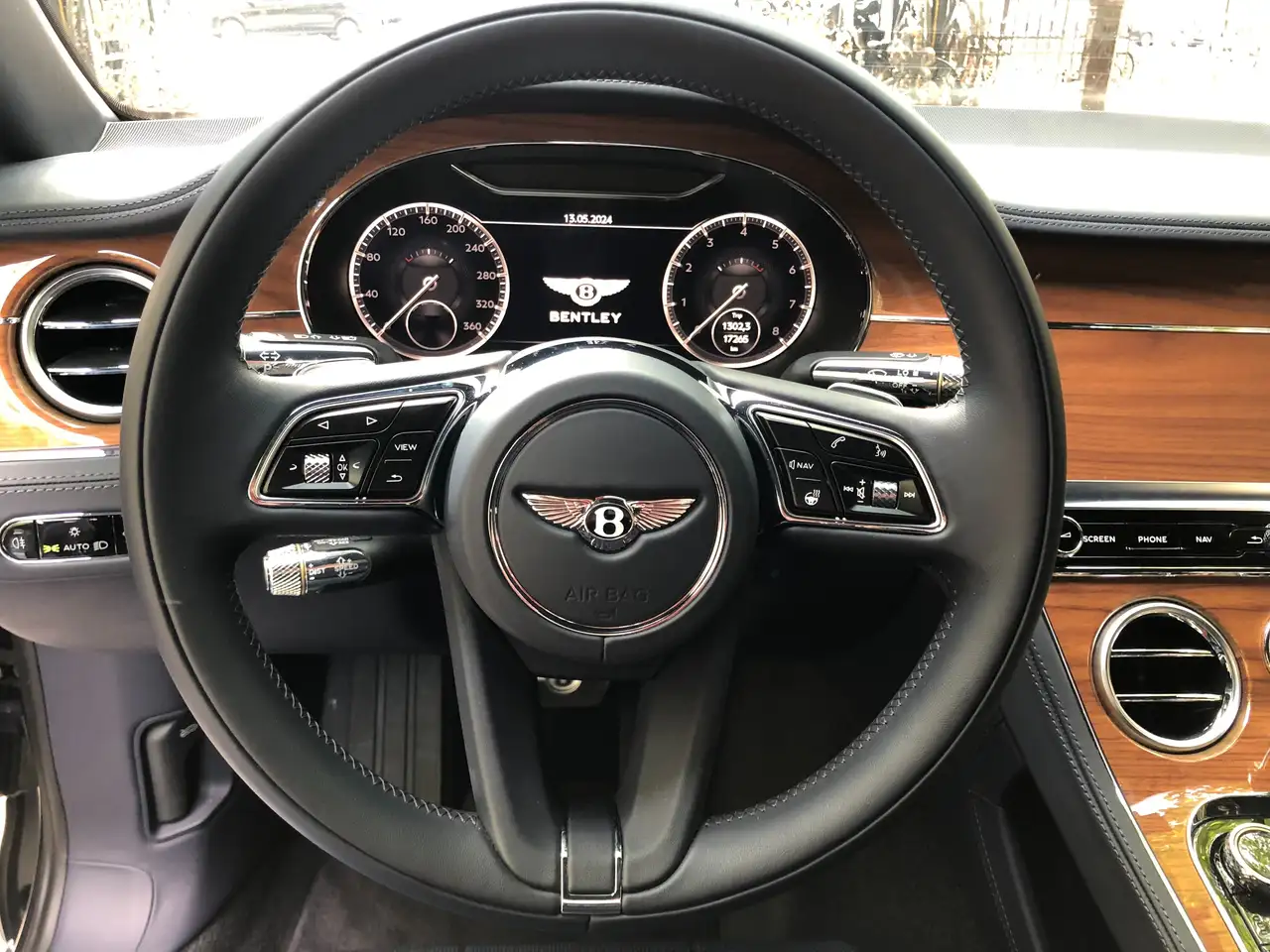 Bentley Continental GTC 2021