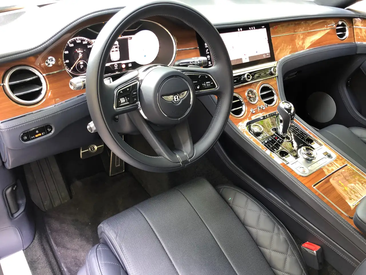 Bentley Continental GTC 2021