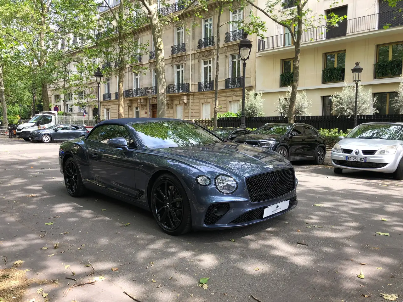 Bentley Continental GTC 2021 — фото 9