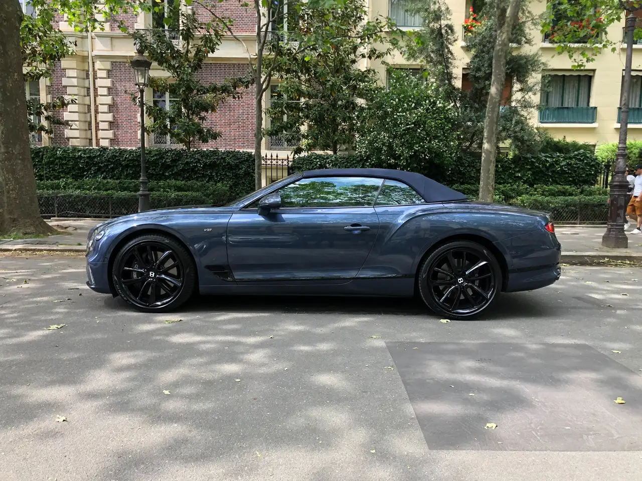 Bentley Continental GTC 2021 — фото 15