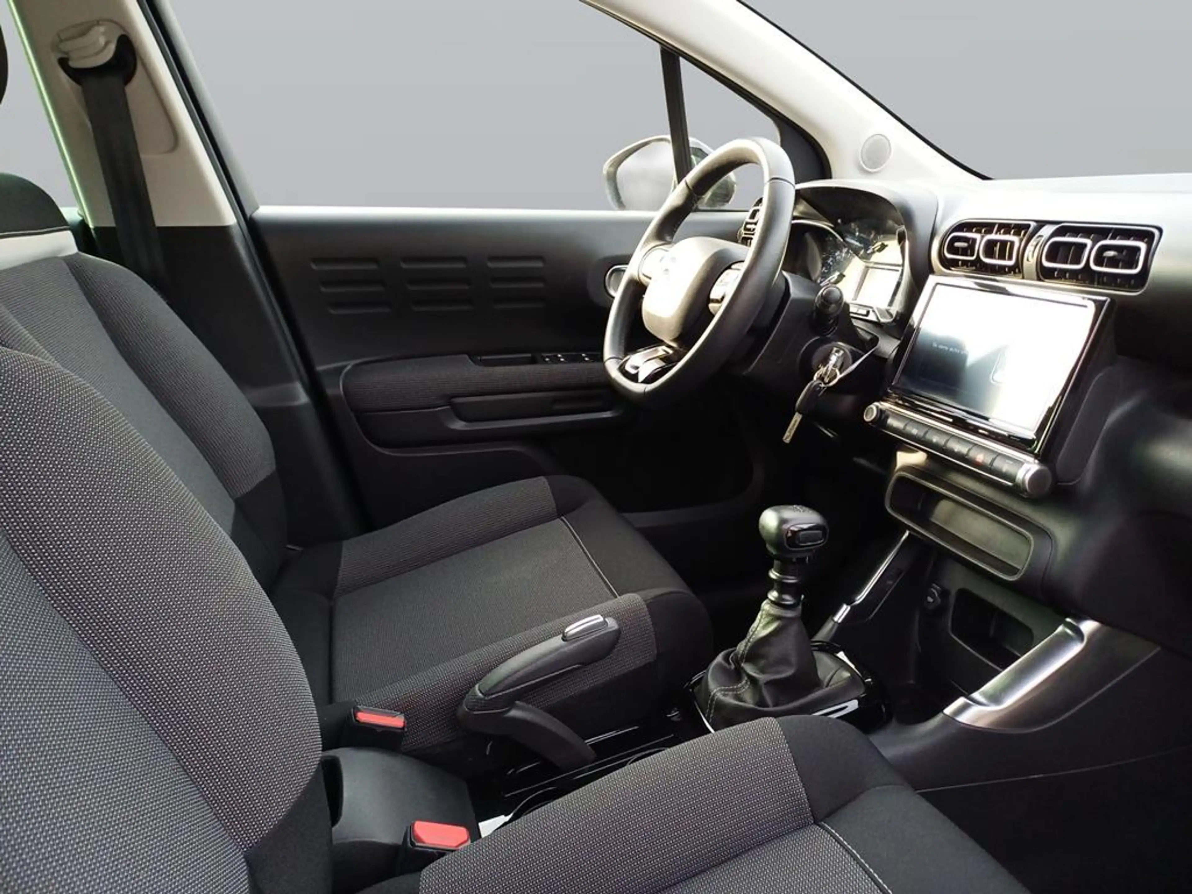 Citroen C3 Aircross PureTech 110 S&S Shine — photo 11