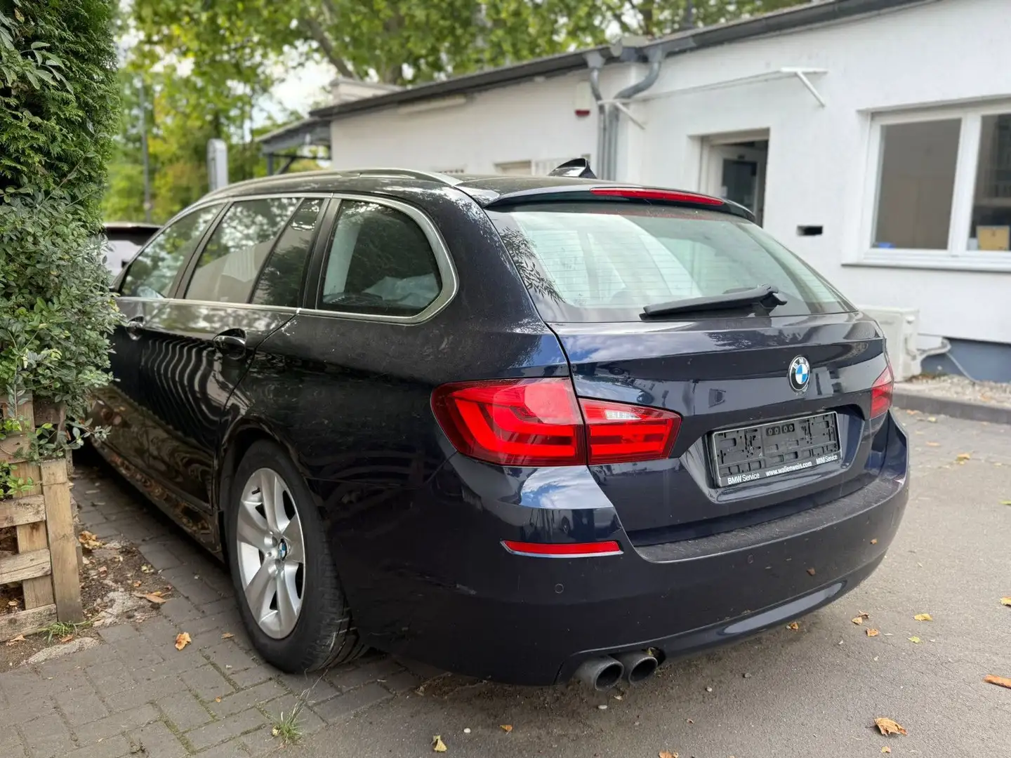 BMW 520 i *BI-XENON* NAVI* SHZG* MOTORSCHADEN Blau - 2