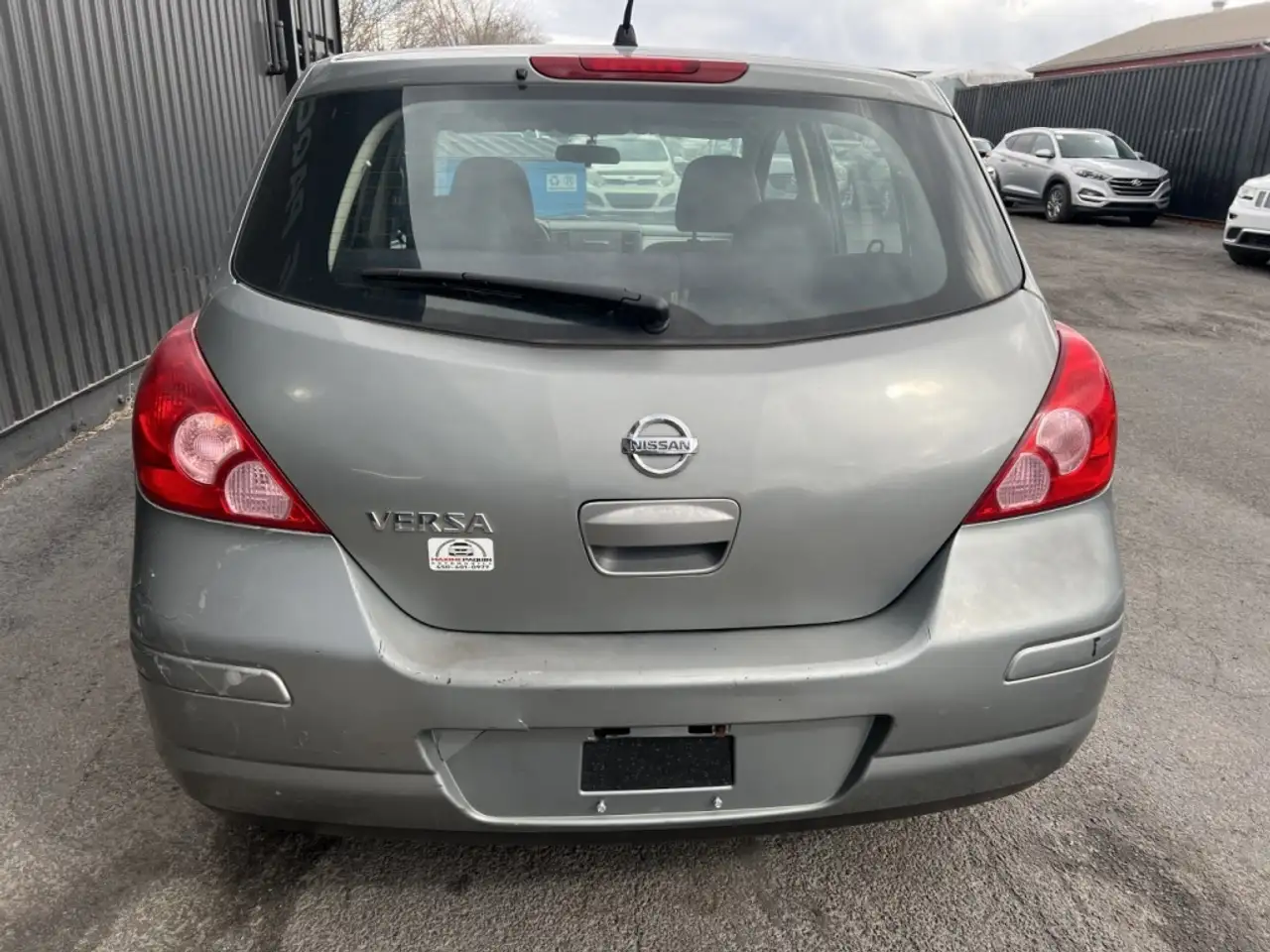Nissan Versa photo Nissan Versa