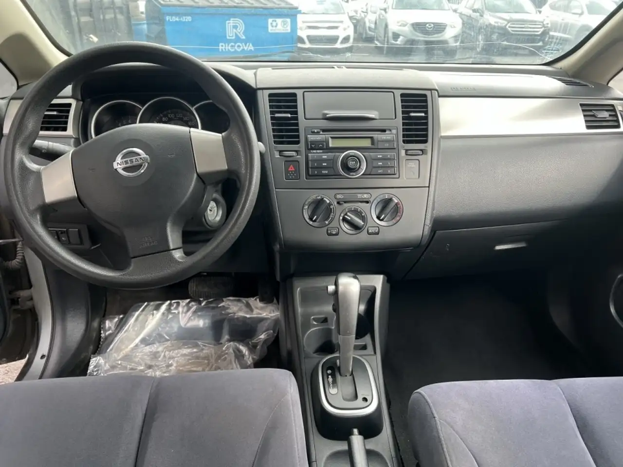 Nissan Versa photo Nissan Versa
