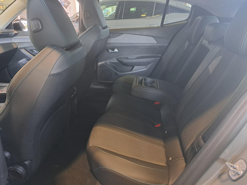 Peugeot 408 1.2 Hybrid Allure e-DSC6 5d 100kW — photo 8