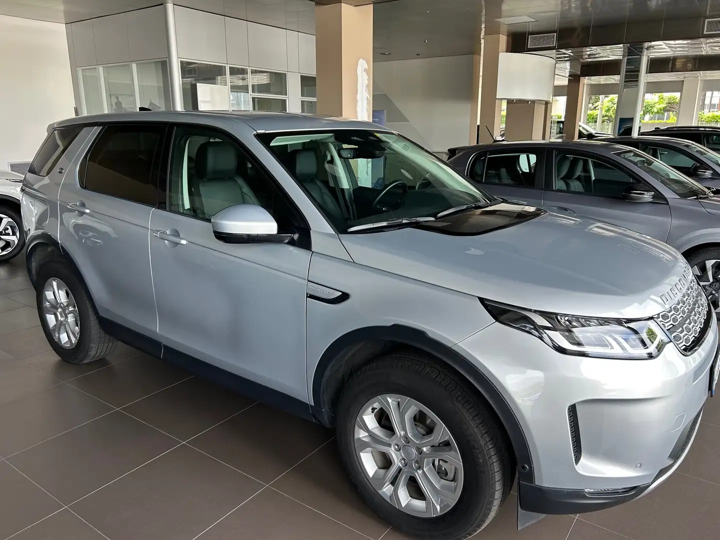 Land Rover Discovery Sport Discovery Sport 1.5 i3 phev  awd auto Gümüş rengi - 1