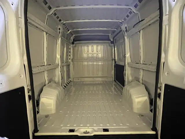 Fiat Ducato view 4