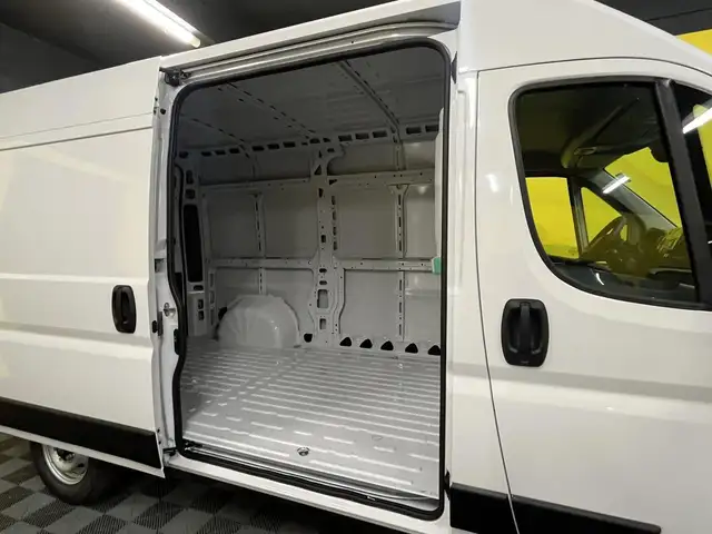 Fiat Ducato view 11