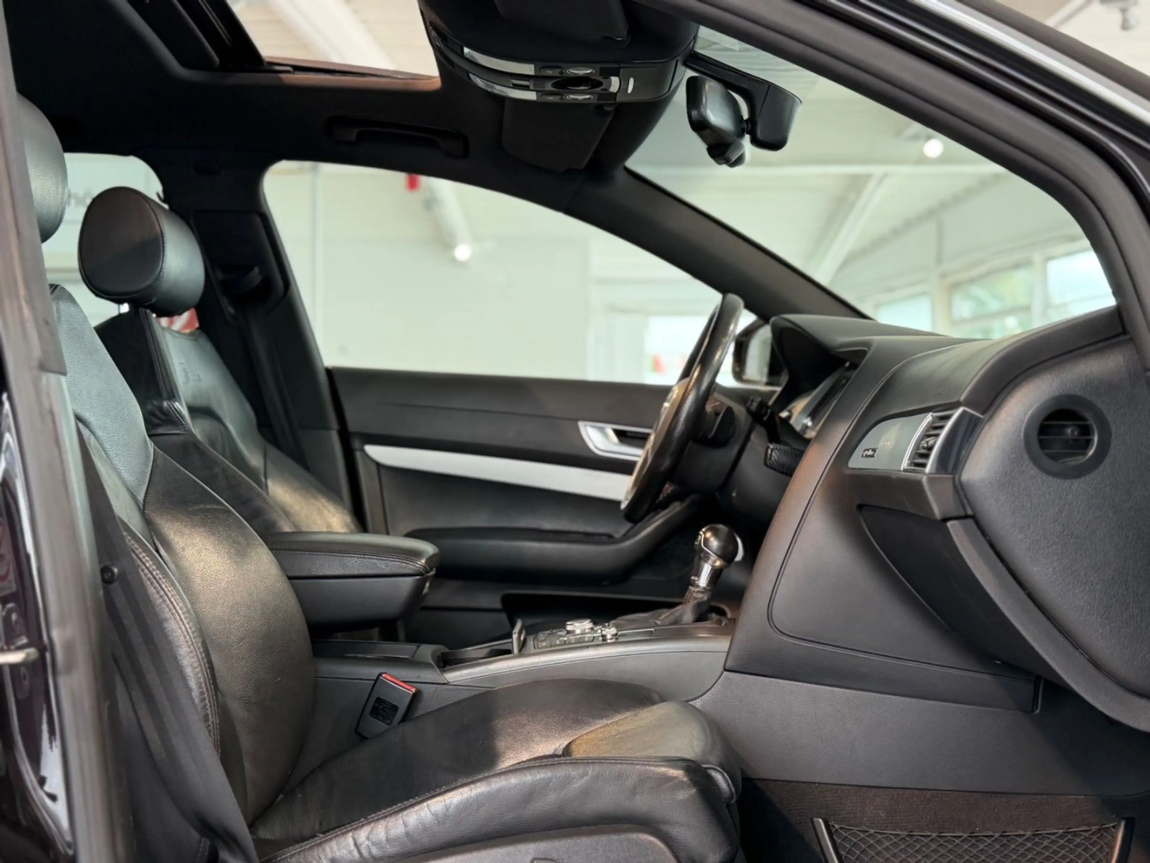 Audi A6 Avant 3.0 TDI quattro* S-LINE * NAVI*AHK*Bi.X — photo 14