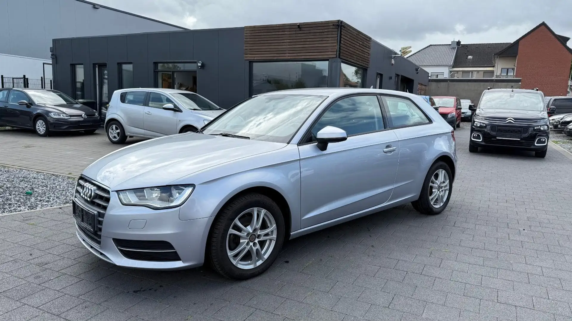 Audi A3 attraction ultra Silber - 1