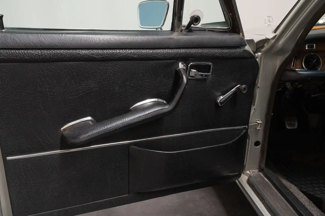 Mercedes-Benz 280 SE / 9 3.5, foto 11
