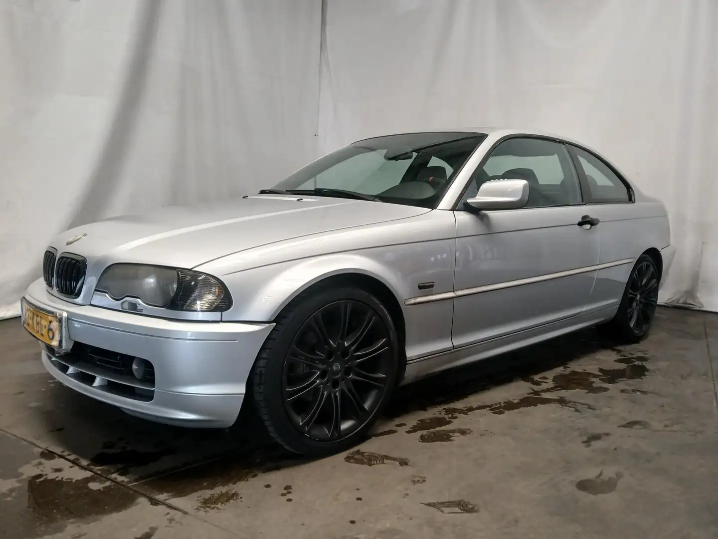 BMW 320 3-serie Coupé 320Ci - Koelvloeistof Lekkage - ABS Grijs - 2