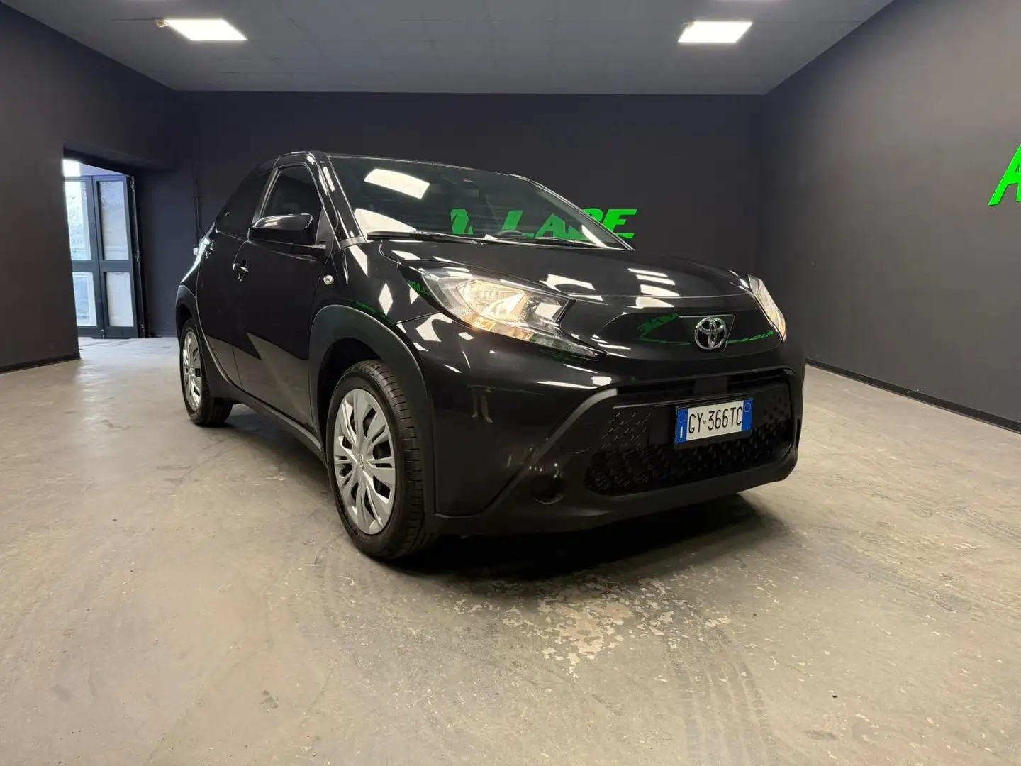 Toyota Aygo Aygo X 1.0 Active 72cv s-cvt Schwarz - 1