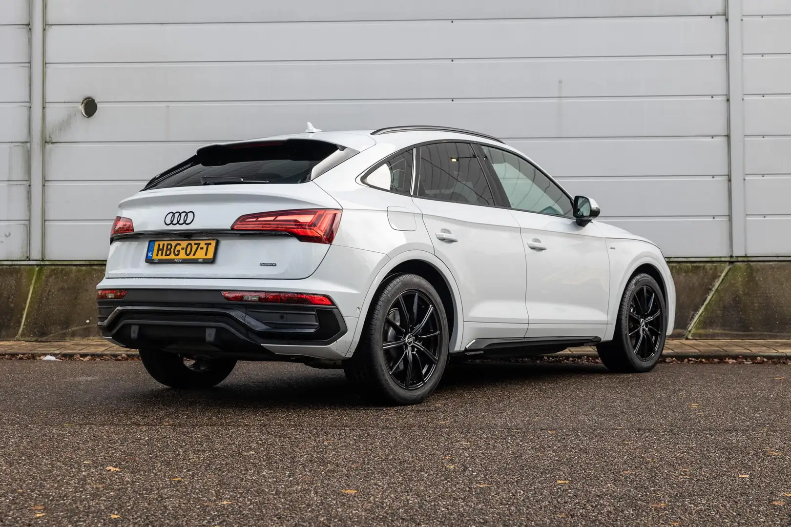 Audi Q5 Sportback 55 TFSIe 367pk PHEV S Edition | Panorama Blanc - 2