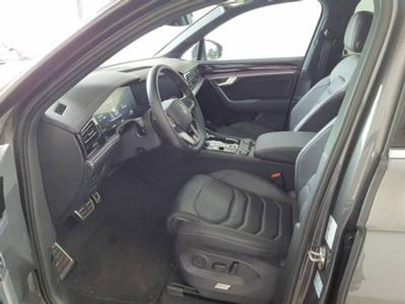 Volkswagen Touareg R-Line 3.0TDI +AHK+STDHZ+LUFT+ — photo 4