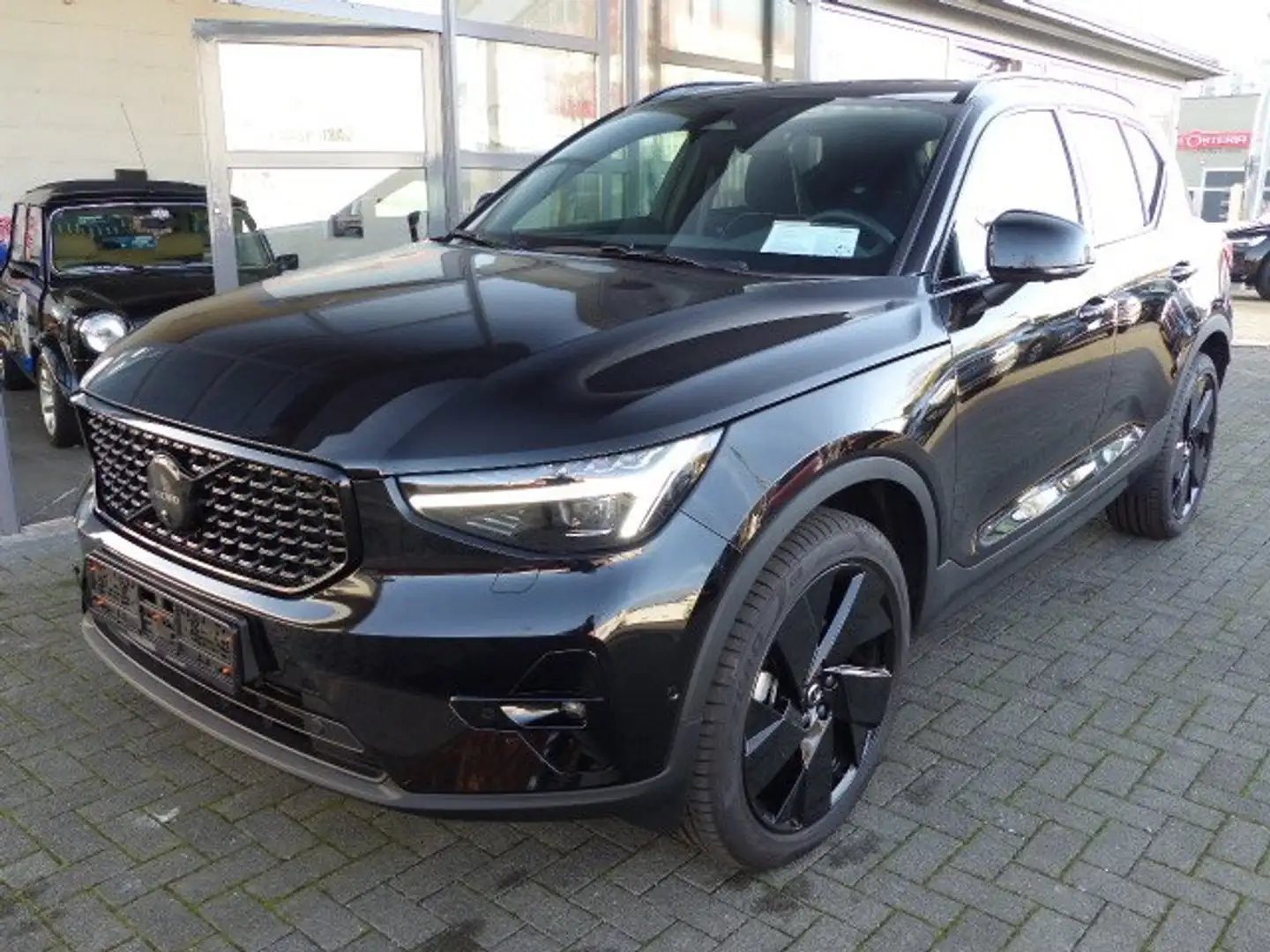 Volvo XC40 Ultra Black Edit. B3 Aut.*ALU 20"*PANO*360°CAM* Schwarz - 1