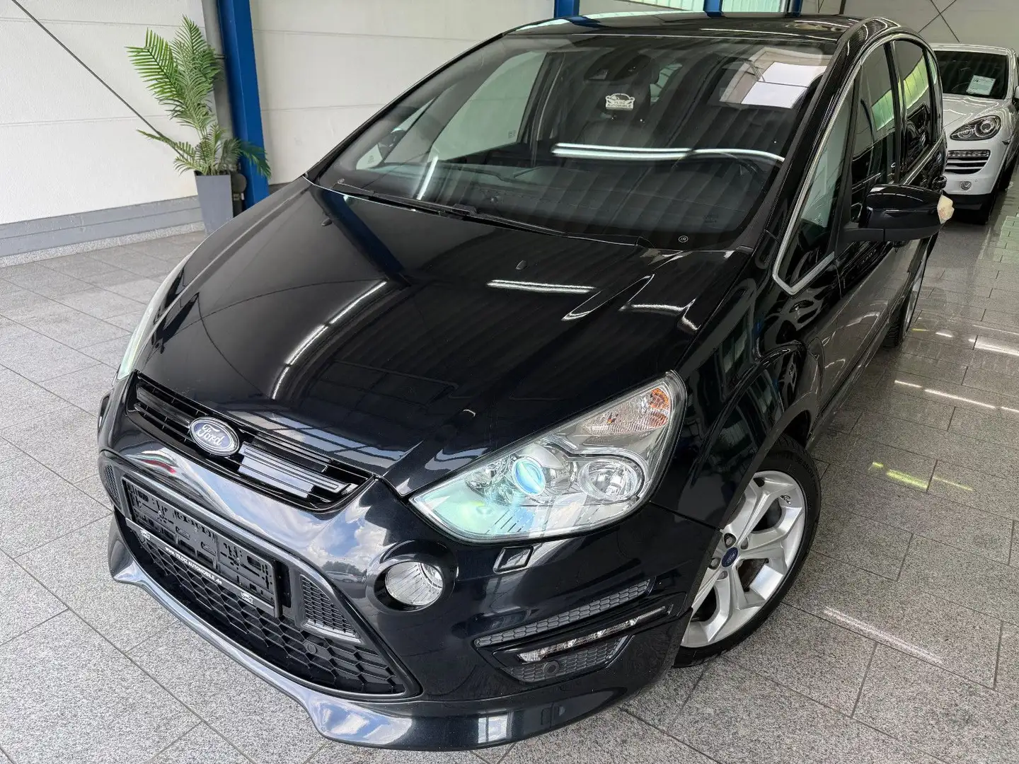 Ford S-Max 2.0 TDCI*TITAN S*AUTM*BI-XN*ACC*RFK*PAN*7S Schwarz - 1