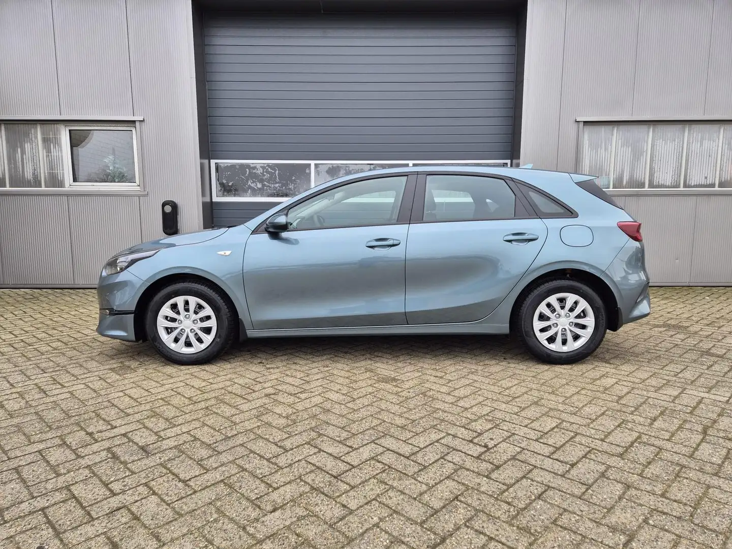 Kia Ceed / cee'd Vision 1.5 T-GDi 140PS Automatik Klimaautomatik Al Gris - 2