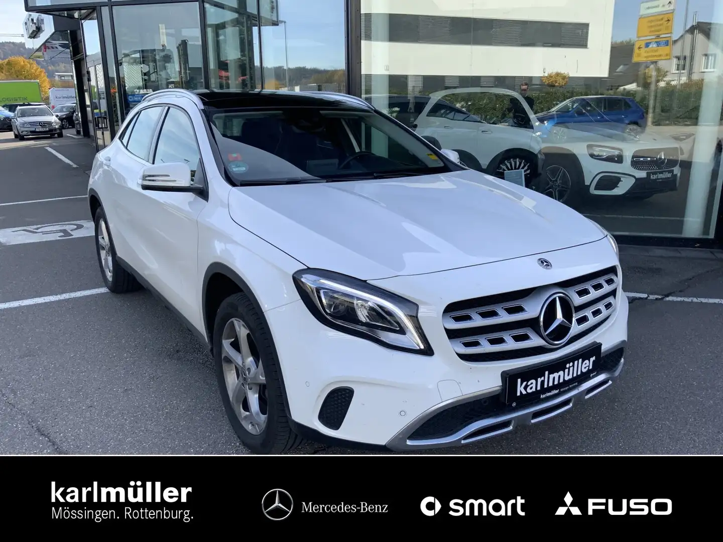 Mercedes-Benz GLA 200 GLA 200 Sport Urban AHK+RfK+Pano+LED+Navi+Sitzh Blanc - 1