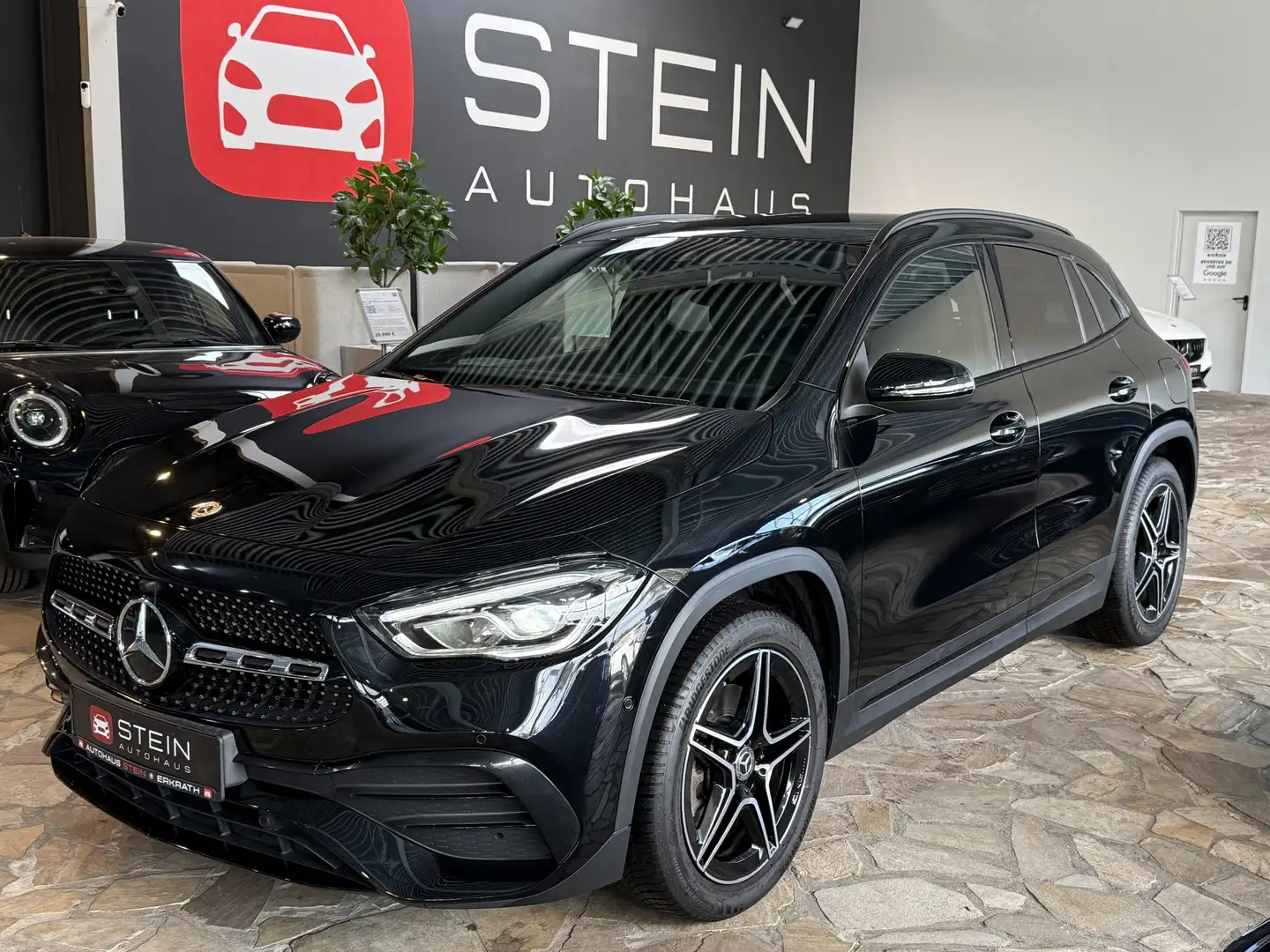 Mercedes-Benz GLA 250 AMG Kamera Ambiente Night el. Heckklappe Schwarz - 1