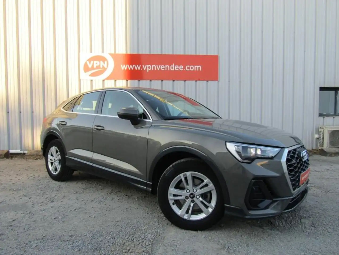Audi Q3 35 TDI 150ch Business line quattro S tronic 7 Gris - 1