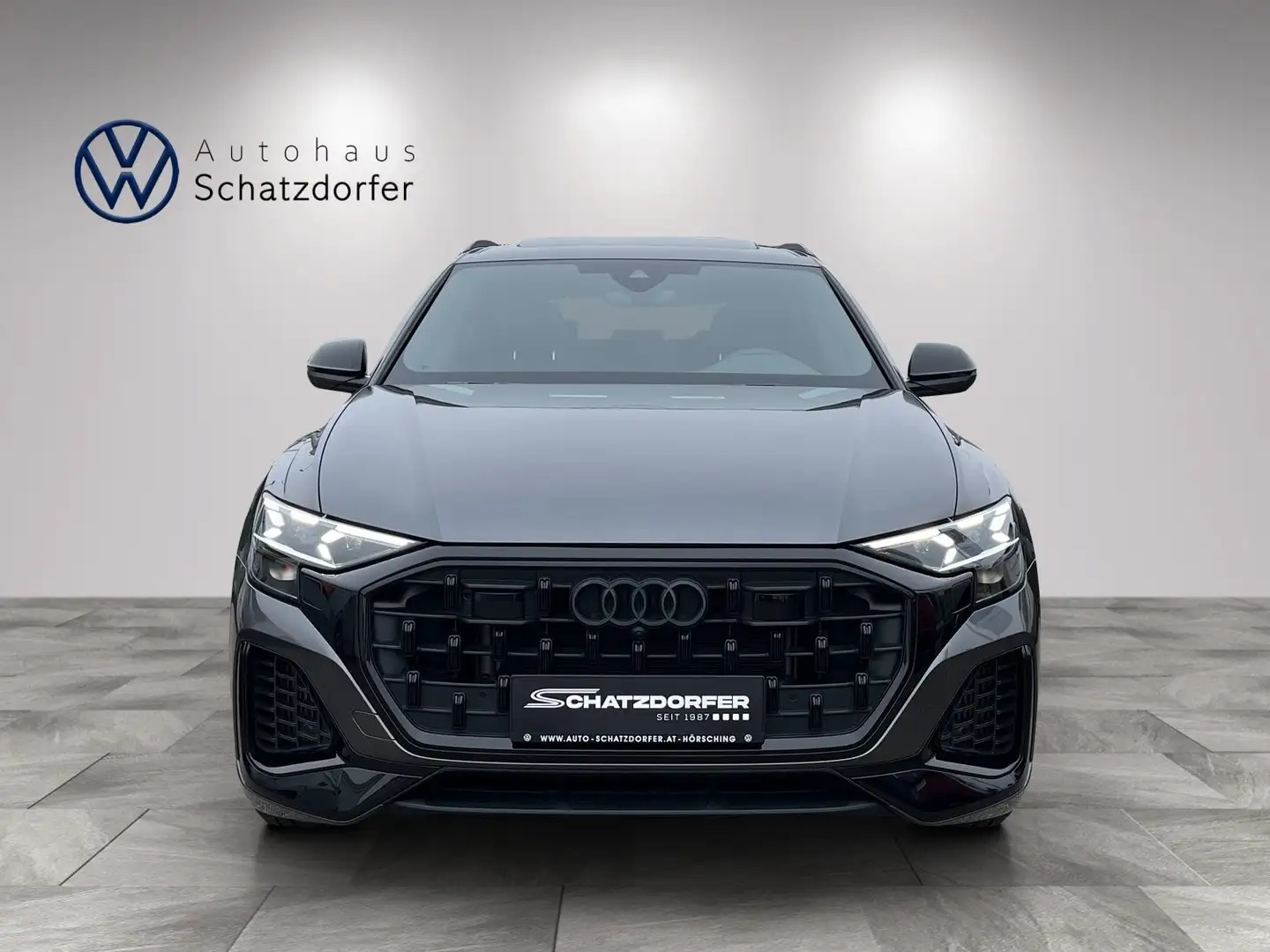Audi Q8 55 TFSI quattro Grau - 2
