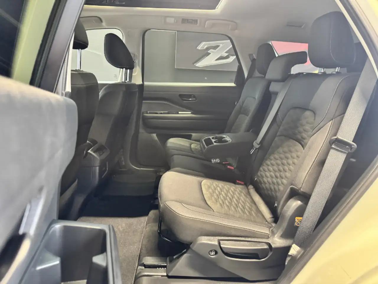 Nissan Pathfinder снимка Nissan Pathfinder