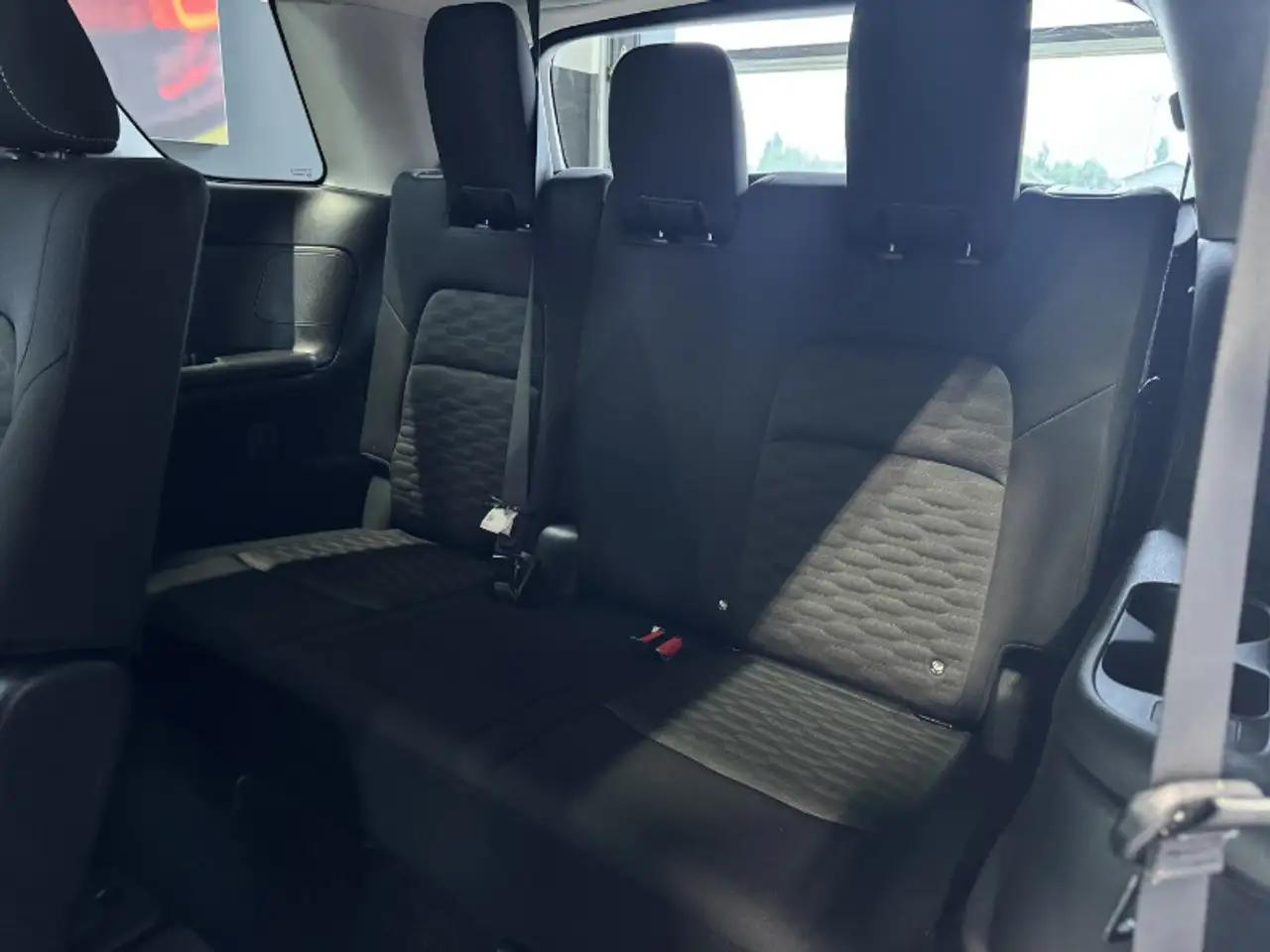 Nissan Pathfinder снимка Nissan Pathfinder