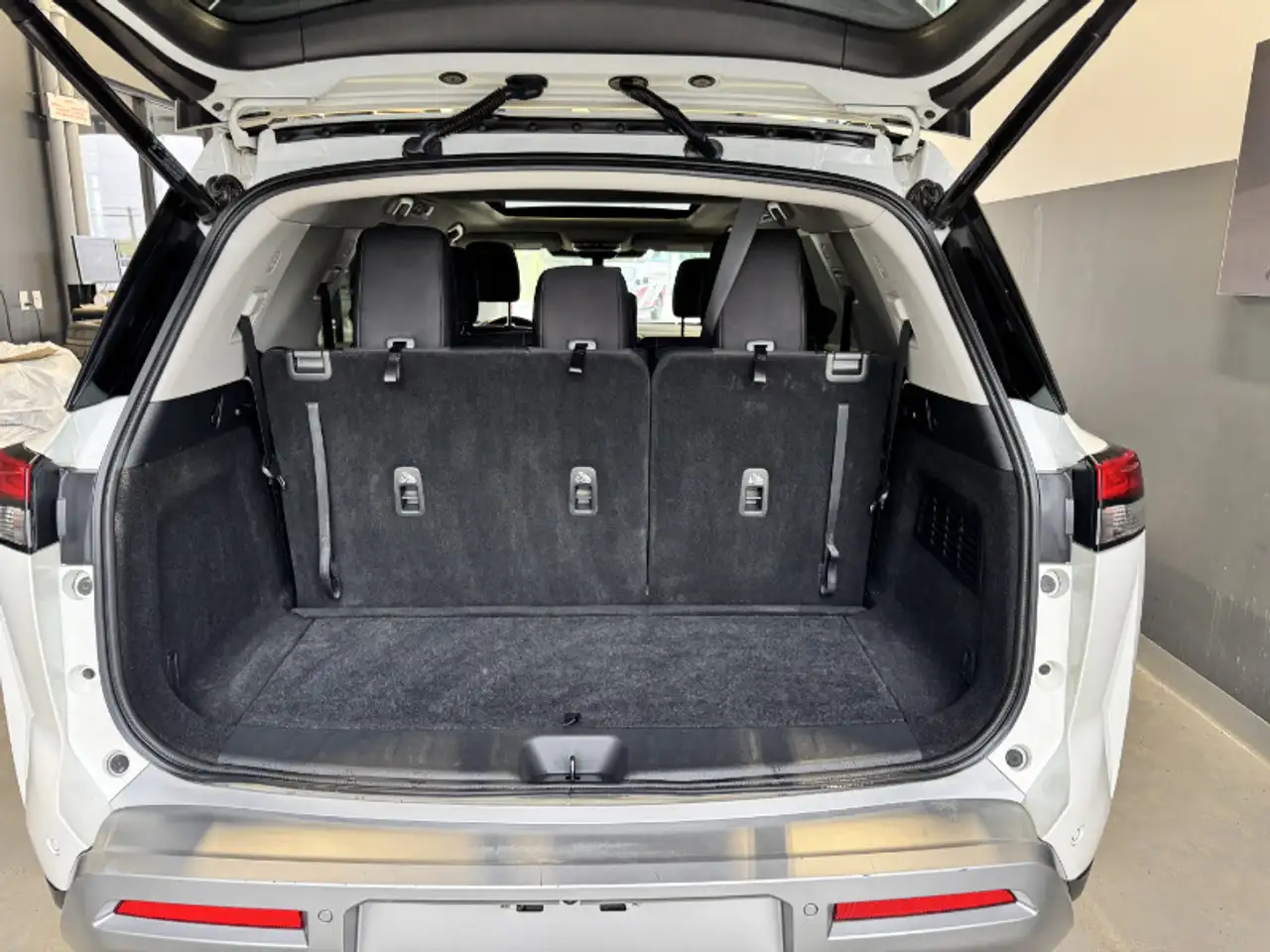 Nissan Pathfinder снимка Nissan Pathfinder