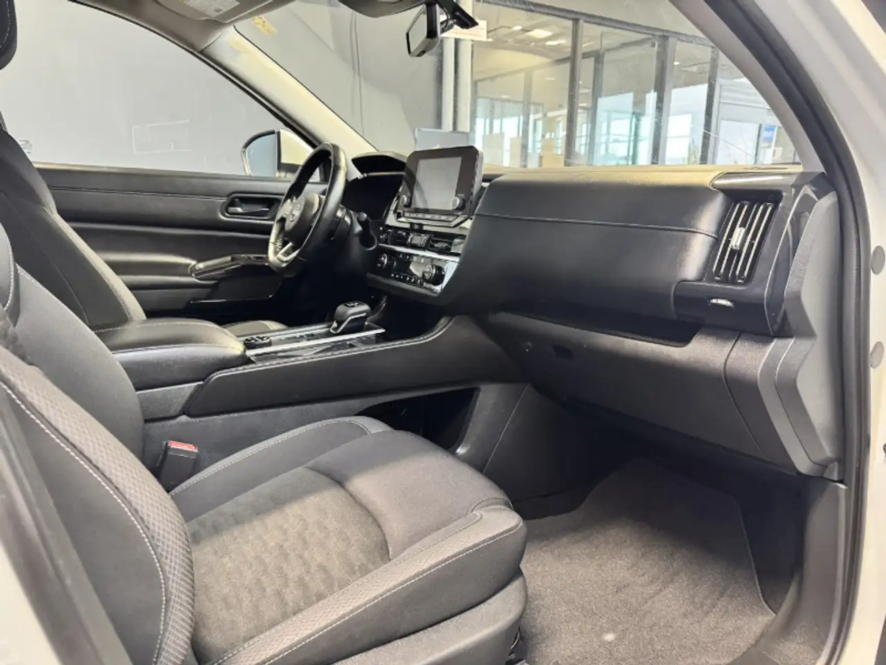 Nissan Pathfinder снимка Nissan Pathfinder