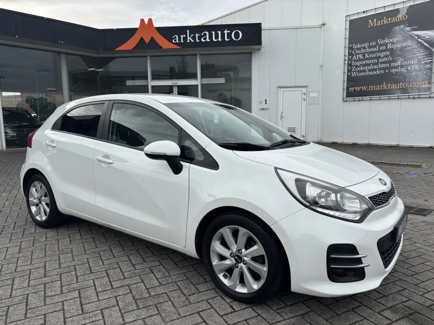 Kia Rio 1.4 CVVT ExecutiveLine Camera Bluetooth Navi Pdc Weiß - 1