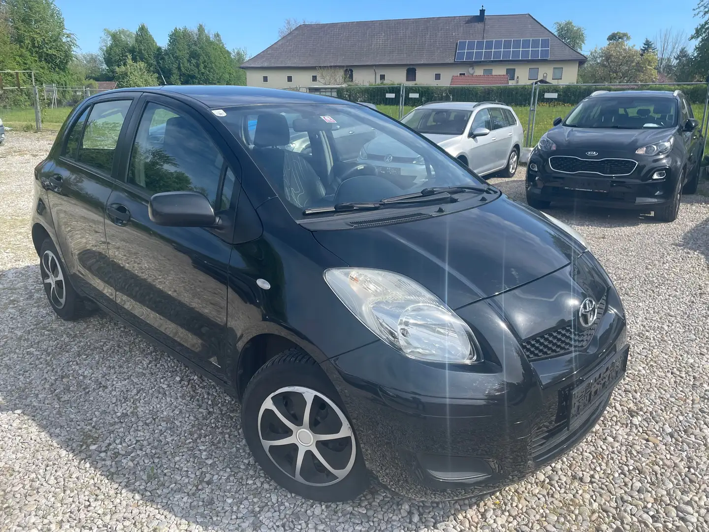 Toyota Yaris Basis+neu pickerl 4/2027+4monat Schwarz - 1