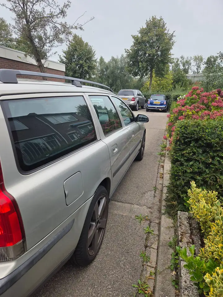 Volvo V70 2.3 T-5 Geartr. C.L, foto 4