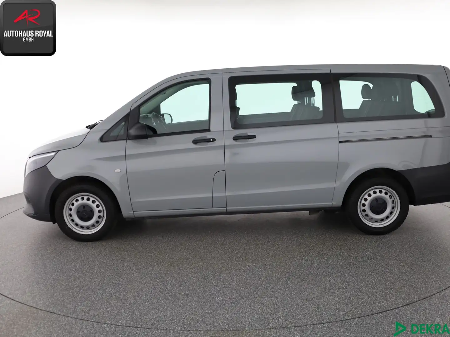 Mercedes-Benz Vito Vito Tourer 114 CDI LANG 9 SITZE KAMERA,NAVI,AHK Grau - 2