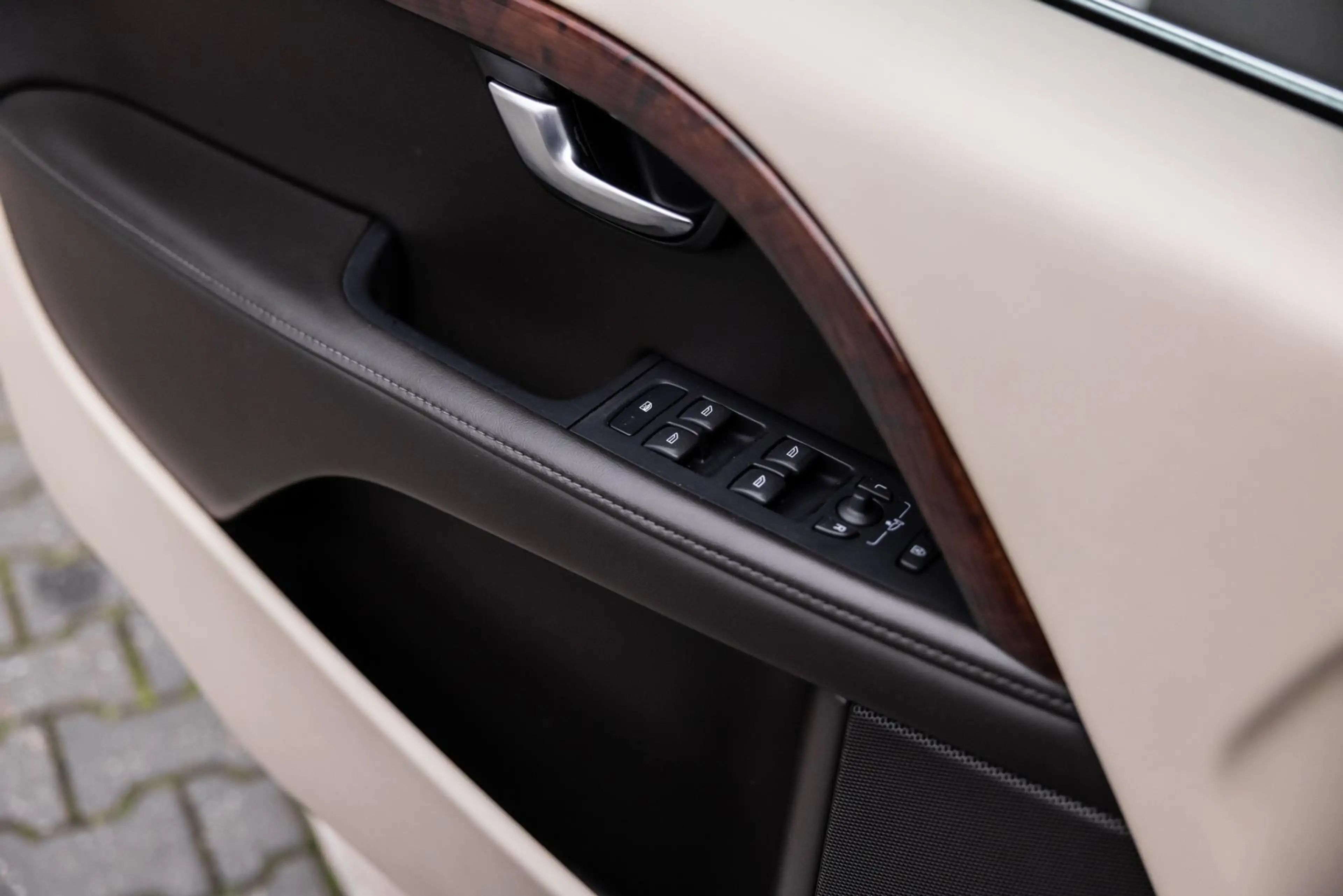 Volvo XC70 3.2 AWD, 243 PK, Schuifdak, Memory, Trekhaak, BLIS — photo 14