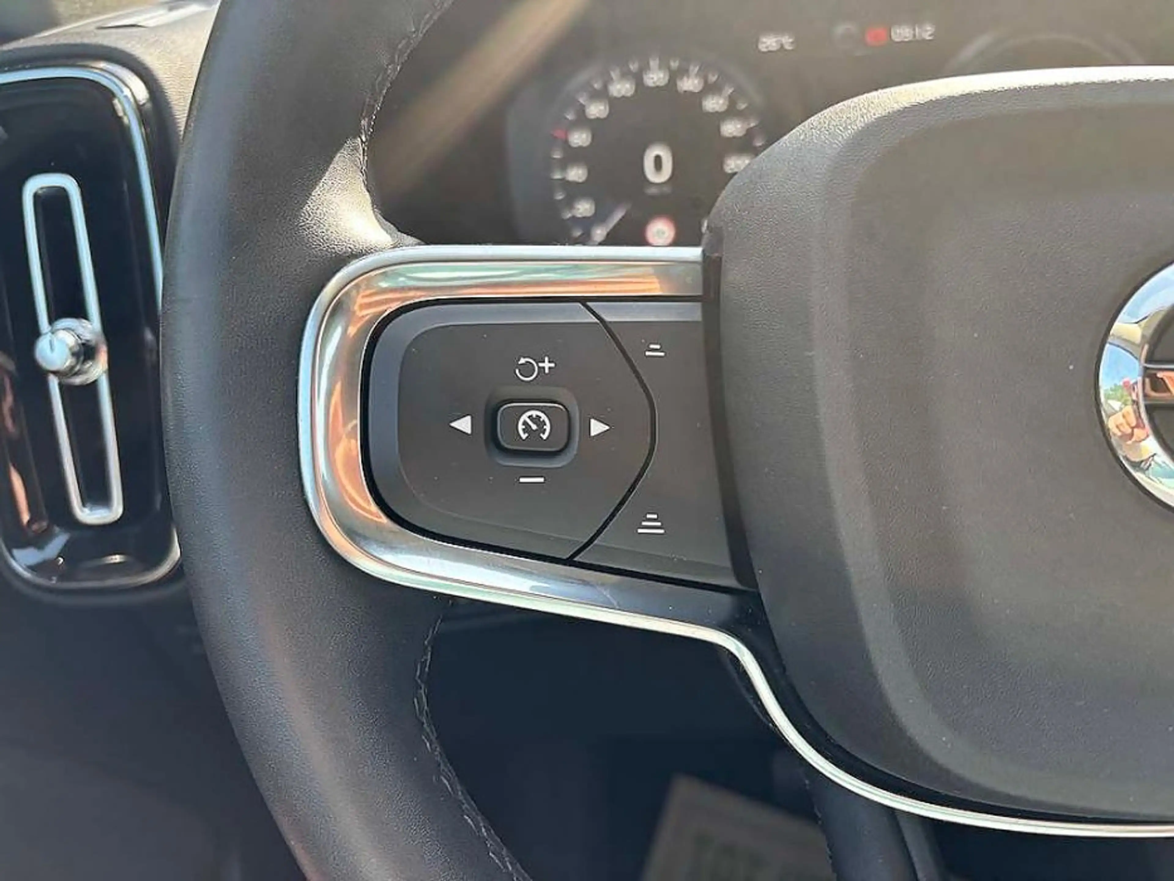 Volvo XC40 1.5 T4 Recharge Inscription Ecc,leer,navi,lmv,dakr — photo 14